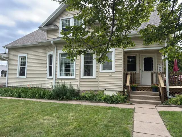 Vinyl Siding, Stone Veneer and Gutters in Omaha, NE