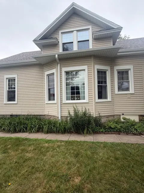 Vinyl Siding, Stone Veneer and Gutters in Omaha, NE – photo 2