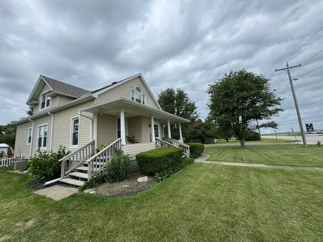 Vinyl Siding, Stone Veneer and Gutters in Omaha, NE – photo 6