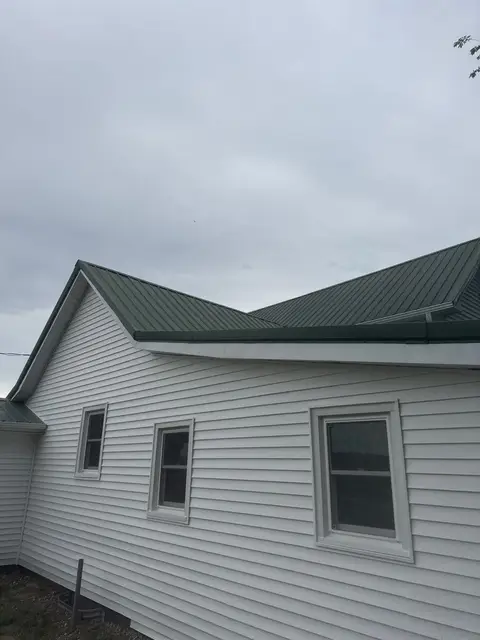 Standing-Seam Metal Roof and Vinyl Siding in Pender, NE – photo 3