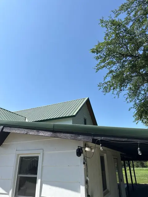 Standing-Seam Metal Roof and Vinyl Siding in Pender, NE – photo 4